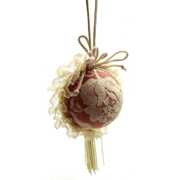 Victorian Louis Nichole 1983 CHRISTMAS BALL ORNAMENT with Beige Lace & Fringe - Picture 1 of 8